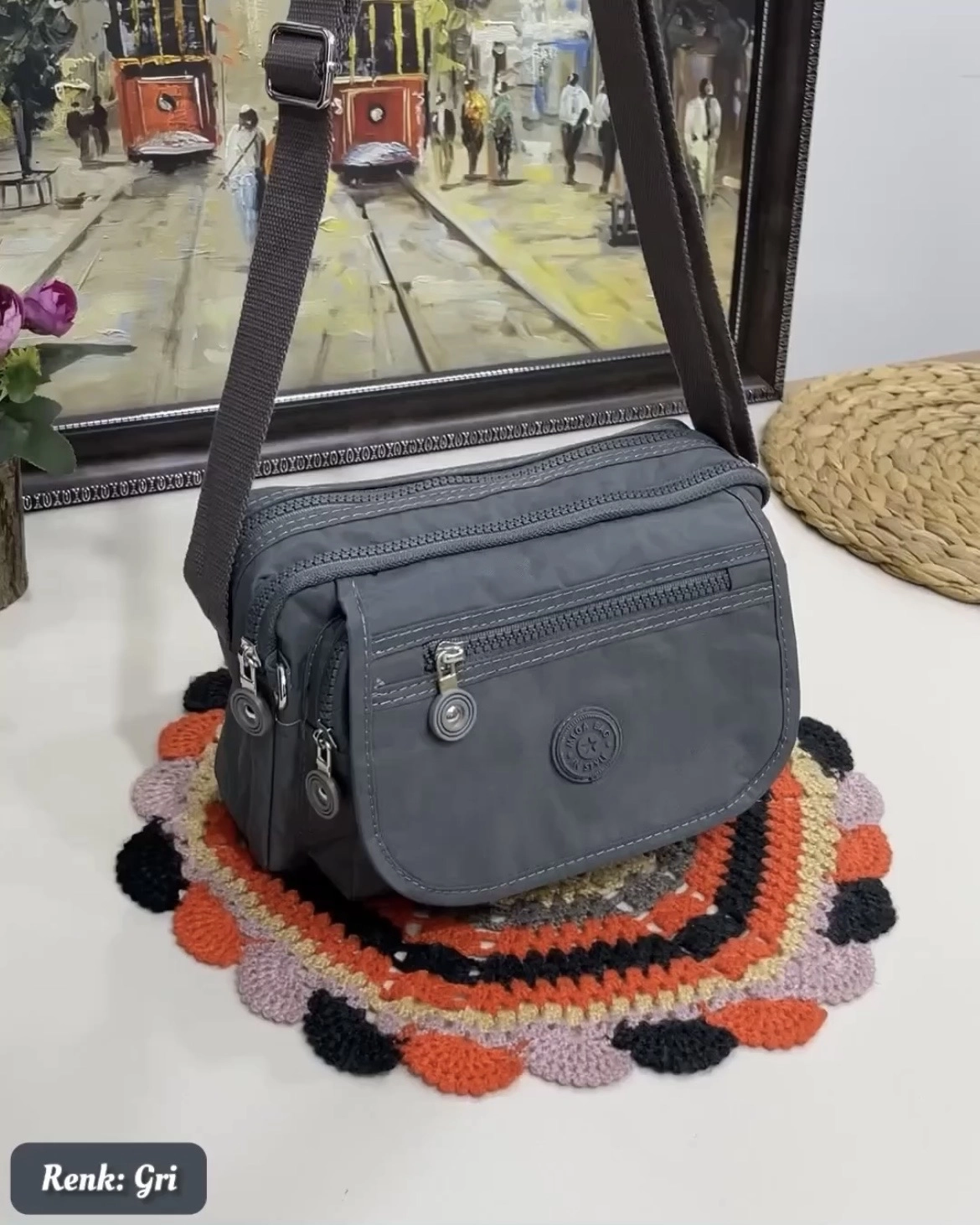 Garsia 8 Bölmeli Kapaklı Çapraz Kadın Çantası