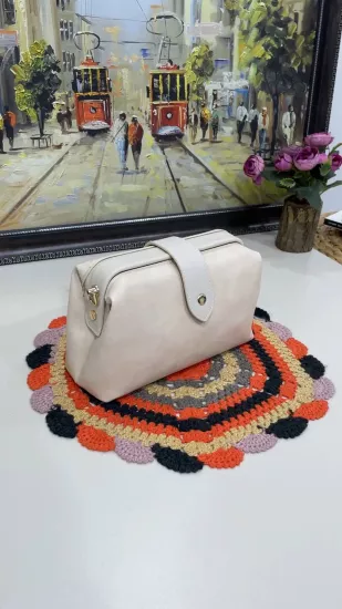 Çantartika Rebecca Kadın Çapraz Askılı Çanta, Burslu Kapaklı Kalıp Model